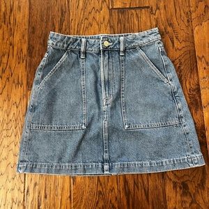 Rarely worn dark denim skirt from &Demin. Great for summer or going out!